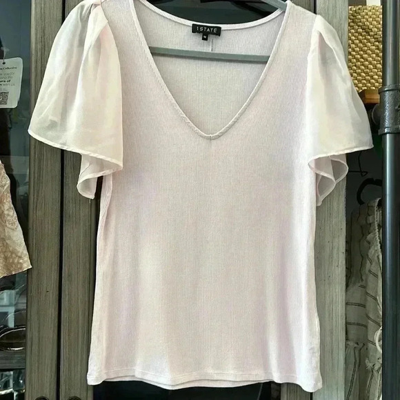 1. STATE
V-Neck Chiffon Short Flutter Sleeve Ribbed Knit Top Size Med light pink - Picture 4 of 4